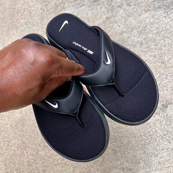 WMNS NIKE ULTRAS COMFORTS 3 THONGS THNG III BLACKS WHITES FOOTBEDS WOMENS - Picture 7 of 9